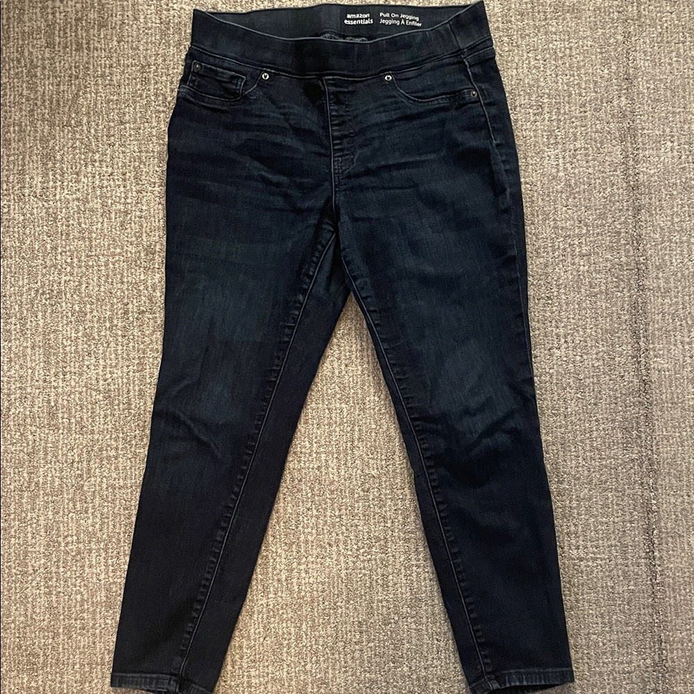 Amazon Essentials Women’s Skinny Jeans in Dark Blue Wash